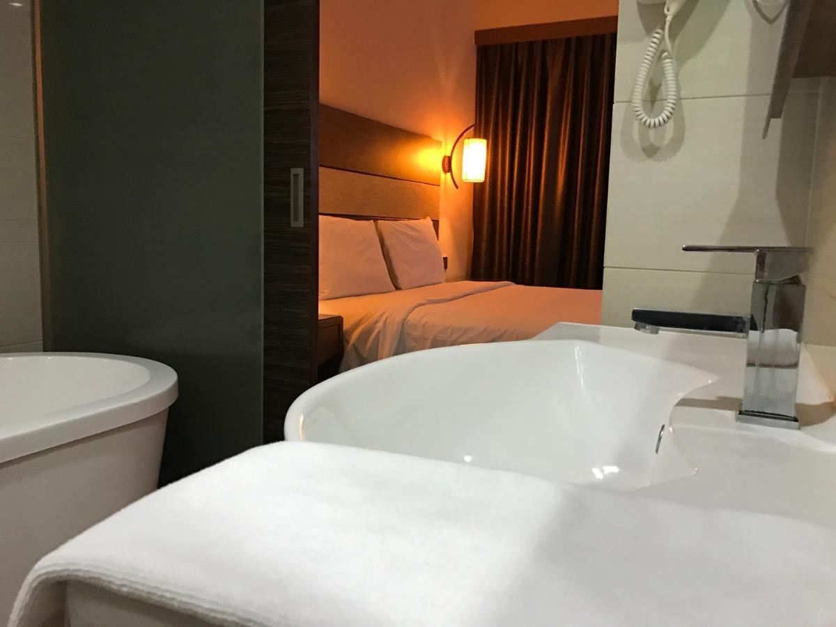 Sento Hotel Keningau Екстер'єр фото