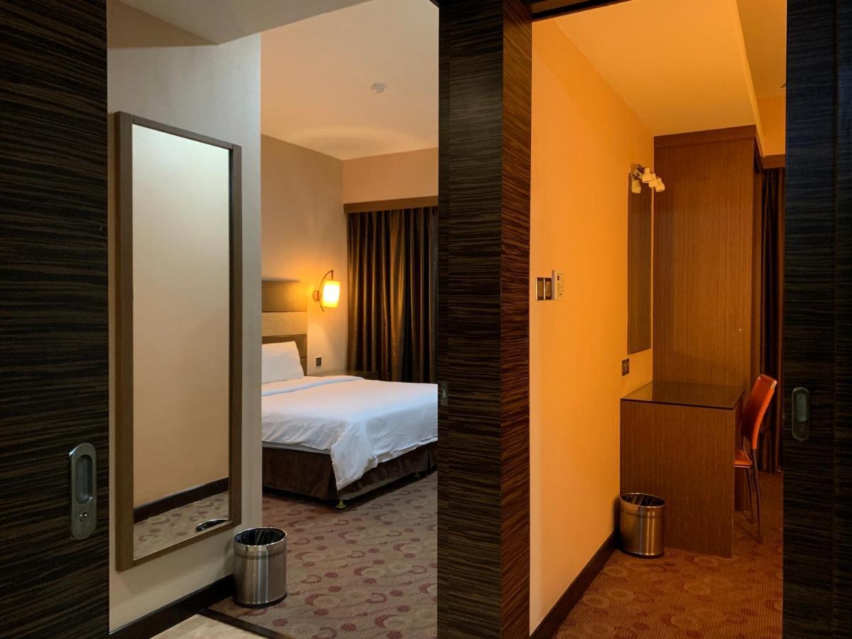 Sento Hotel Keningau Екстер'єр фото